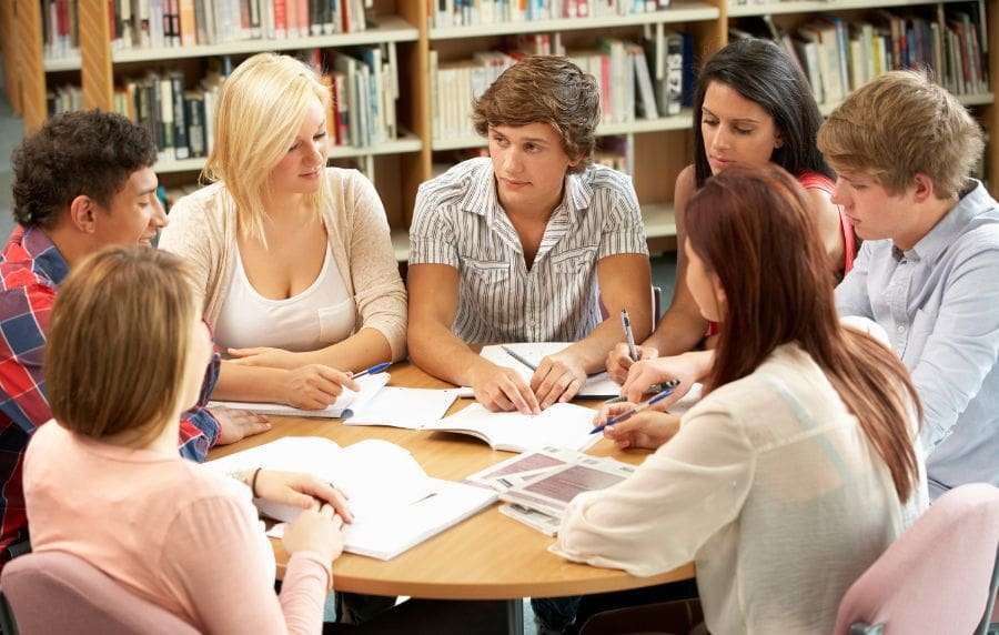 Descubre más información sobre el aprendizaje colaborativo tema con AFOE