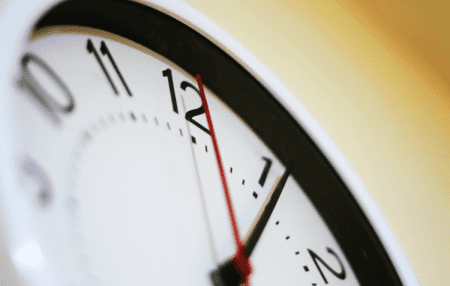 cuantas horas trabaja un celador