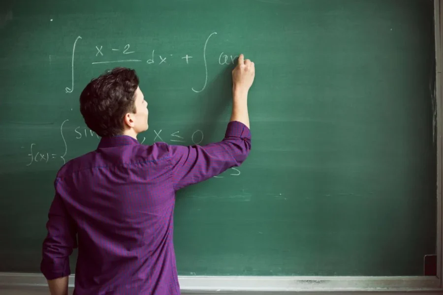 Cursos para profesores de matemáticas en afoe